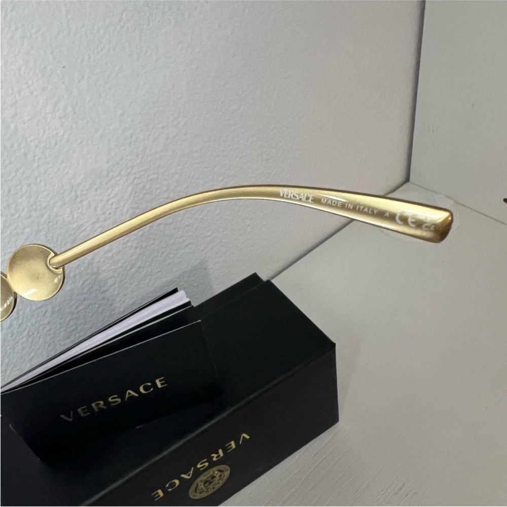 NWOT Versace Sunglasses. New VE2215 - Picture 5 of 9